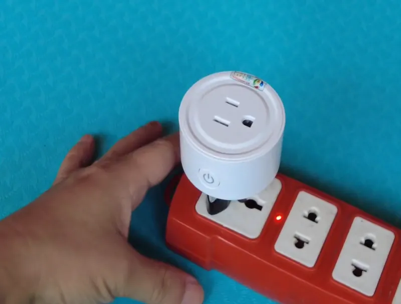 Ổ Cắm Wifi Thông Minh Akia 3500W 16A - Tuya Smart Plug Đo Điện Tiêu Thụ, Kết Nối App Smart Life 22 Cắm Thiết Bị Vào Nguồn Điện Và Ấn Nút Reset Cho Đến Khi Đèn Sáng