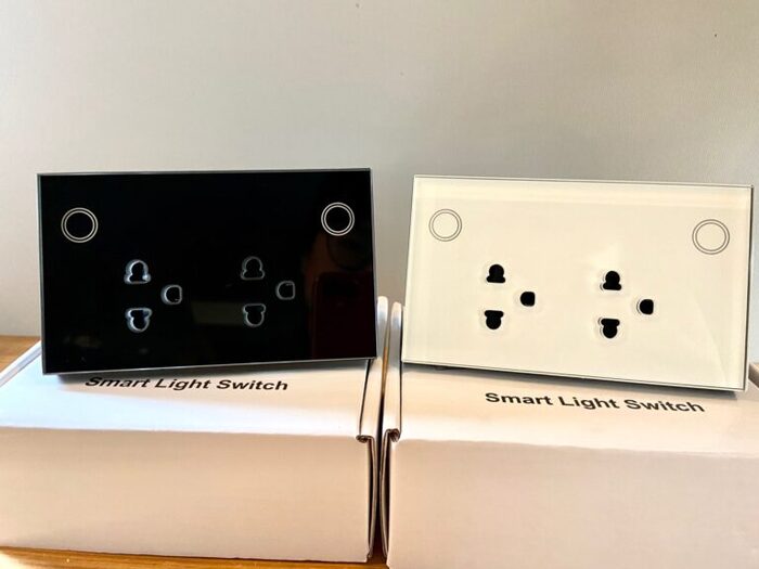 Ổ Cắm Điều Khiển Từ Xa Bằng Điện Thoại Tuya