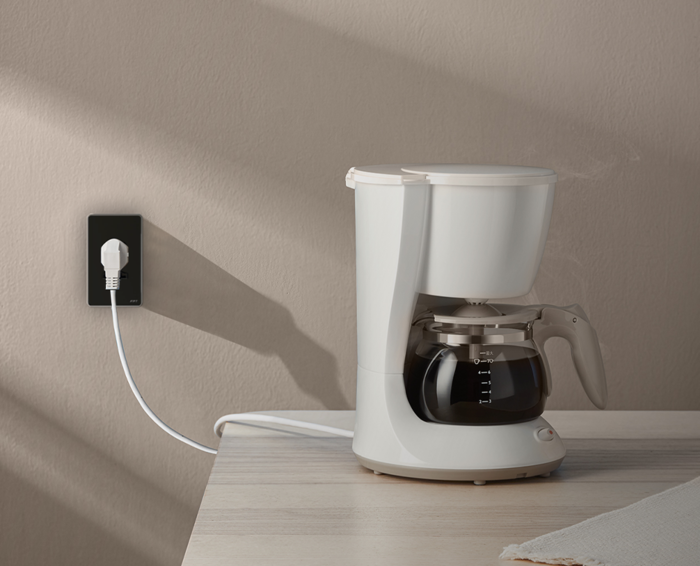 Bề Mặt Ổ Cắm Được Làm Từ Chất Liệu Kính Cường Lực Chịu Nhiệt, Chống Rò Rỉ Điện