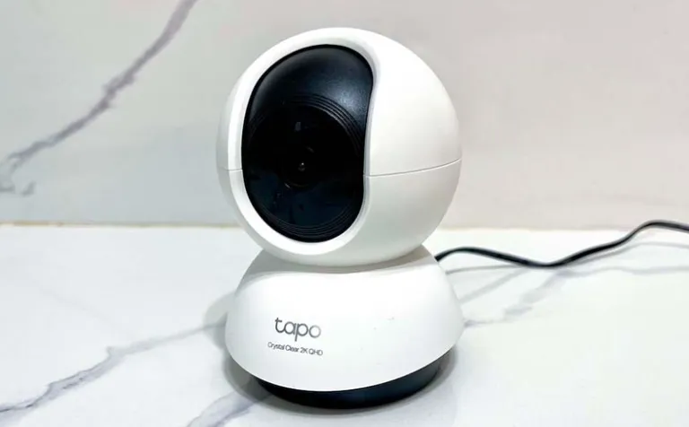 Camera an ninh WiFi xoay 360 trong nhà TP-Link Tapo C220 | AKIA