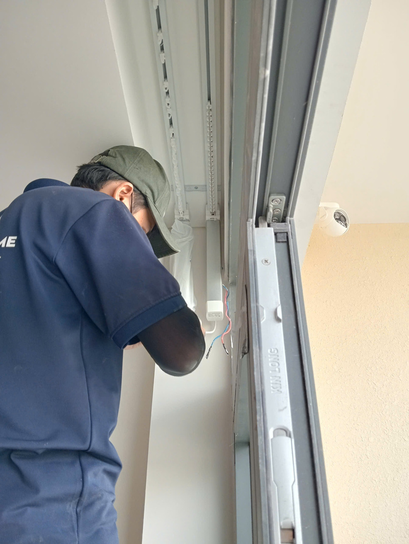 Rèm Cuốn Thông Minh Có Thể Điều Khiển Qua Ứng Dụng Di Động Theo Ý Muốn Khách Hàng