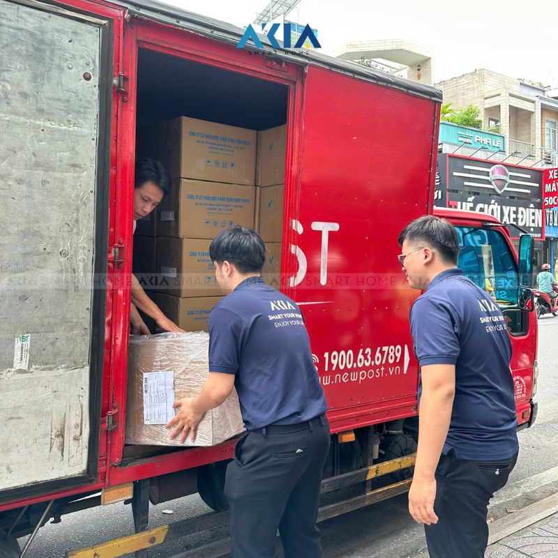 Đội Ngũ Akia Smart Home Vận Chuyển Thiết Bị Nhà Thông Minh Đến Đại Lý Nhà Thông Minh Cần Thơ