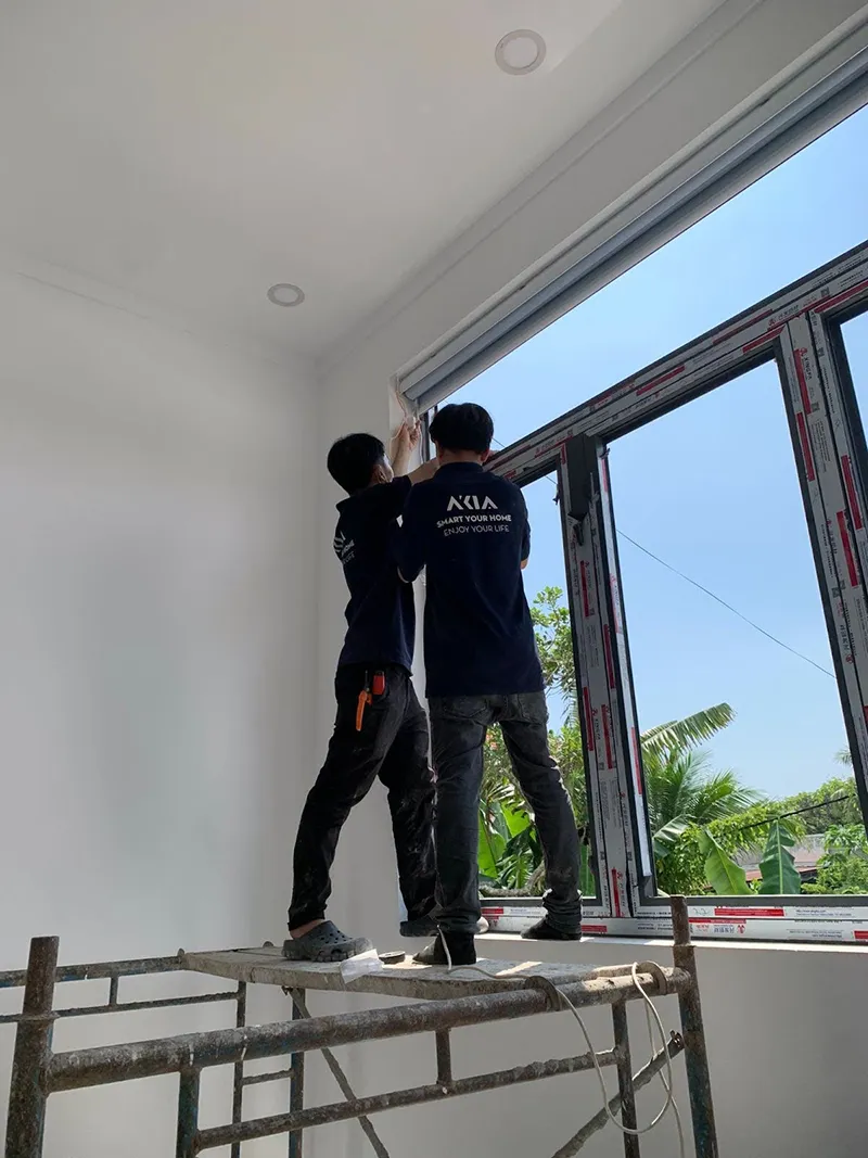 Đơn Vị Thi Công Uy Tín Sẽ Đảm Bảo Quá Trình Lắp Đặt Rèm Thông Minh Diễn Ra Nhanh Chóng Và An Toàn