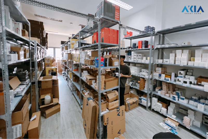 Hình Ảnh Một Góc Kho Hàng Của Akia Smart Home