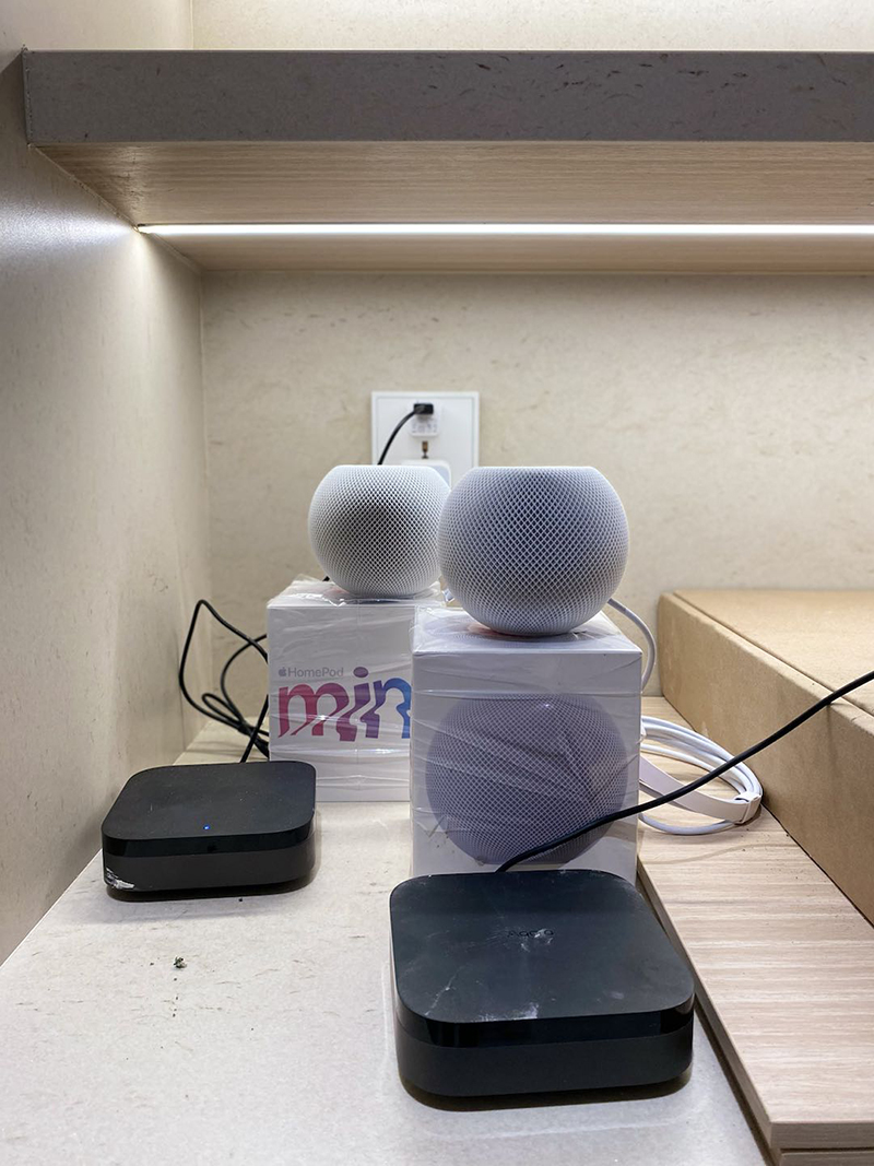 Loa Apple Homepod Mini Mang Đến Không Gian Âm Nhạc Sống Động Và Có Thể Điều Khiển Thông Qua Siri, Cho Phép Gia Chủ Tạo Ra Các Không Gian Âm Thanh Theo Ngữ Cảnh