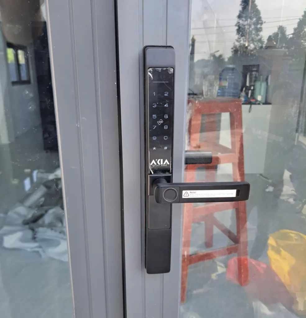 Khoá Vân Tay Cửa Nhôm Akia Sl610 3 Khóa Akia 610-1