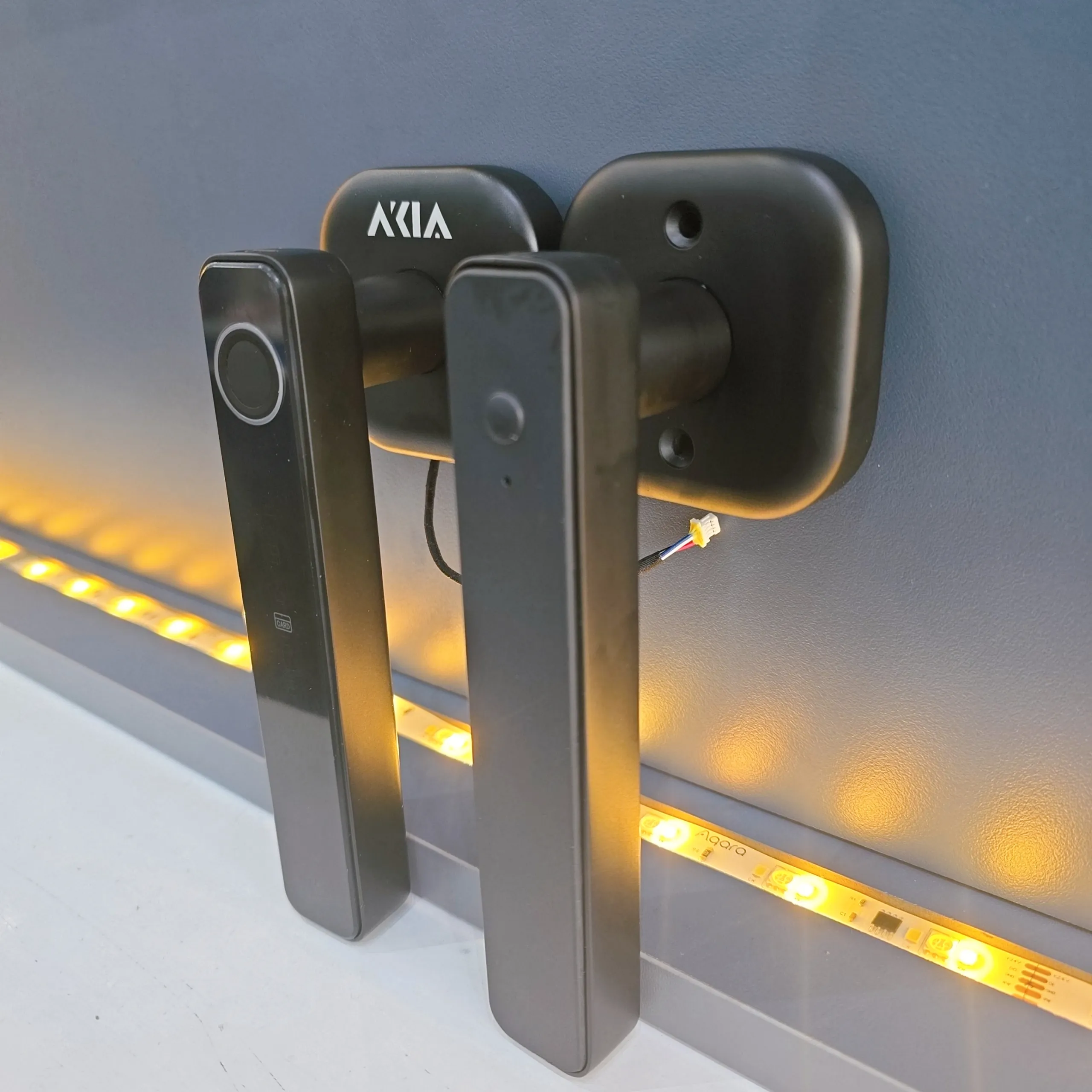 Khóa Cửa Thông Minh Akia K18 7 Khóa Vân Tay Akia K18
