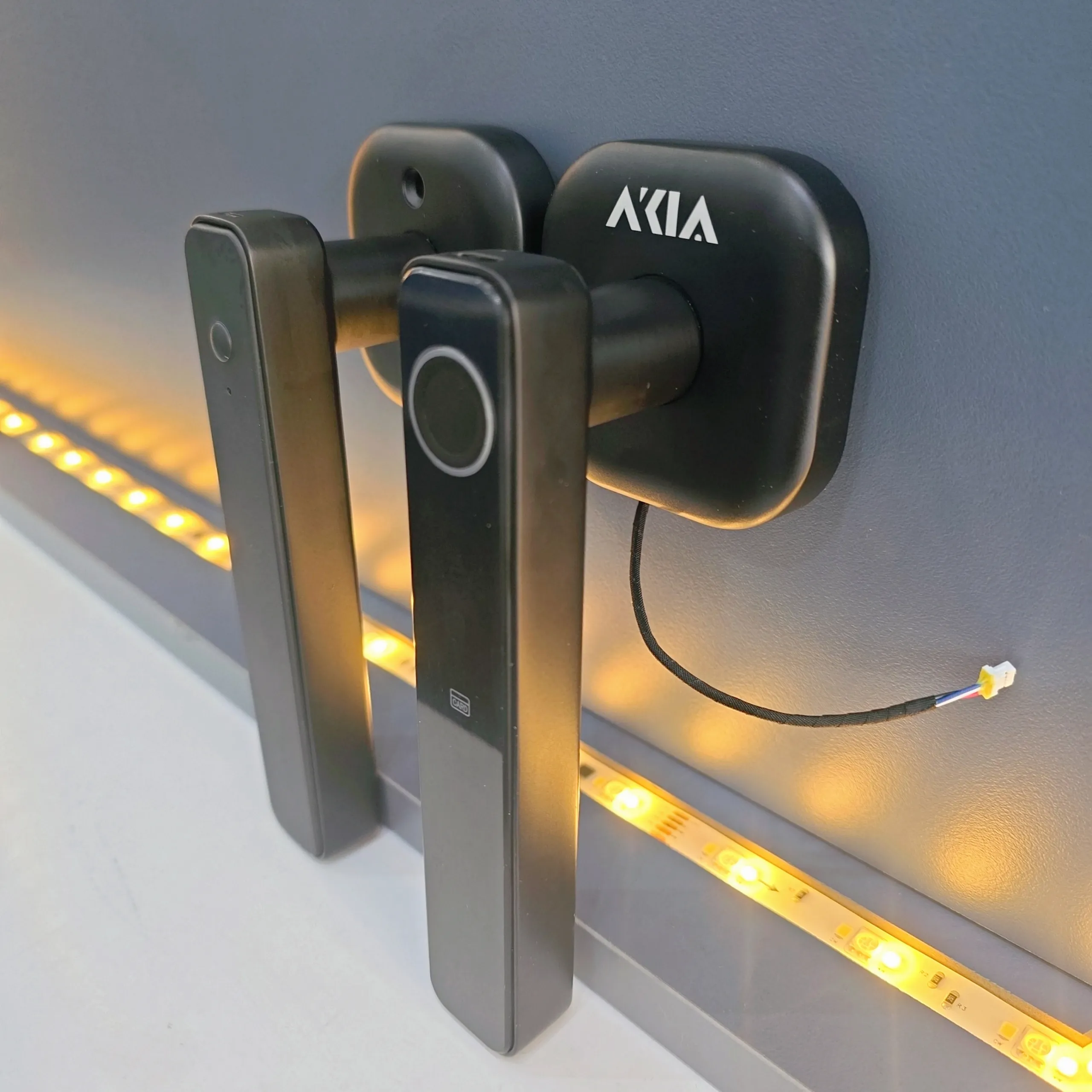Khóa Cửa Thông Minh Akia K18 9 Khóa Vân Tay Akia K18