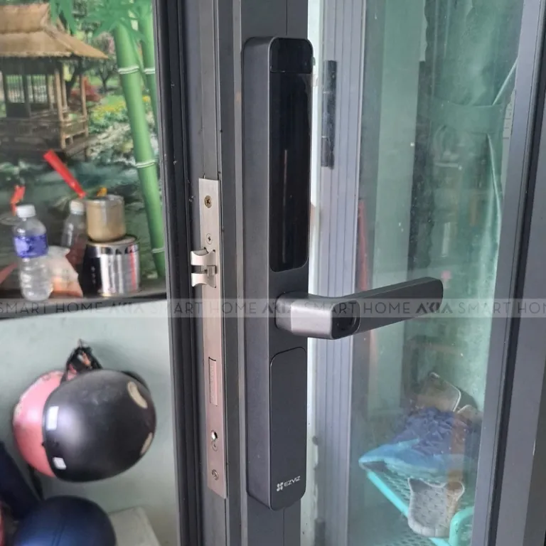 Khóa cửa nhôm thông minh Ezviz DL06