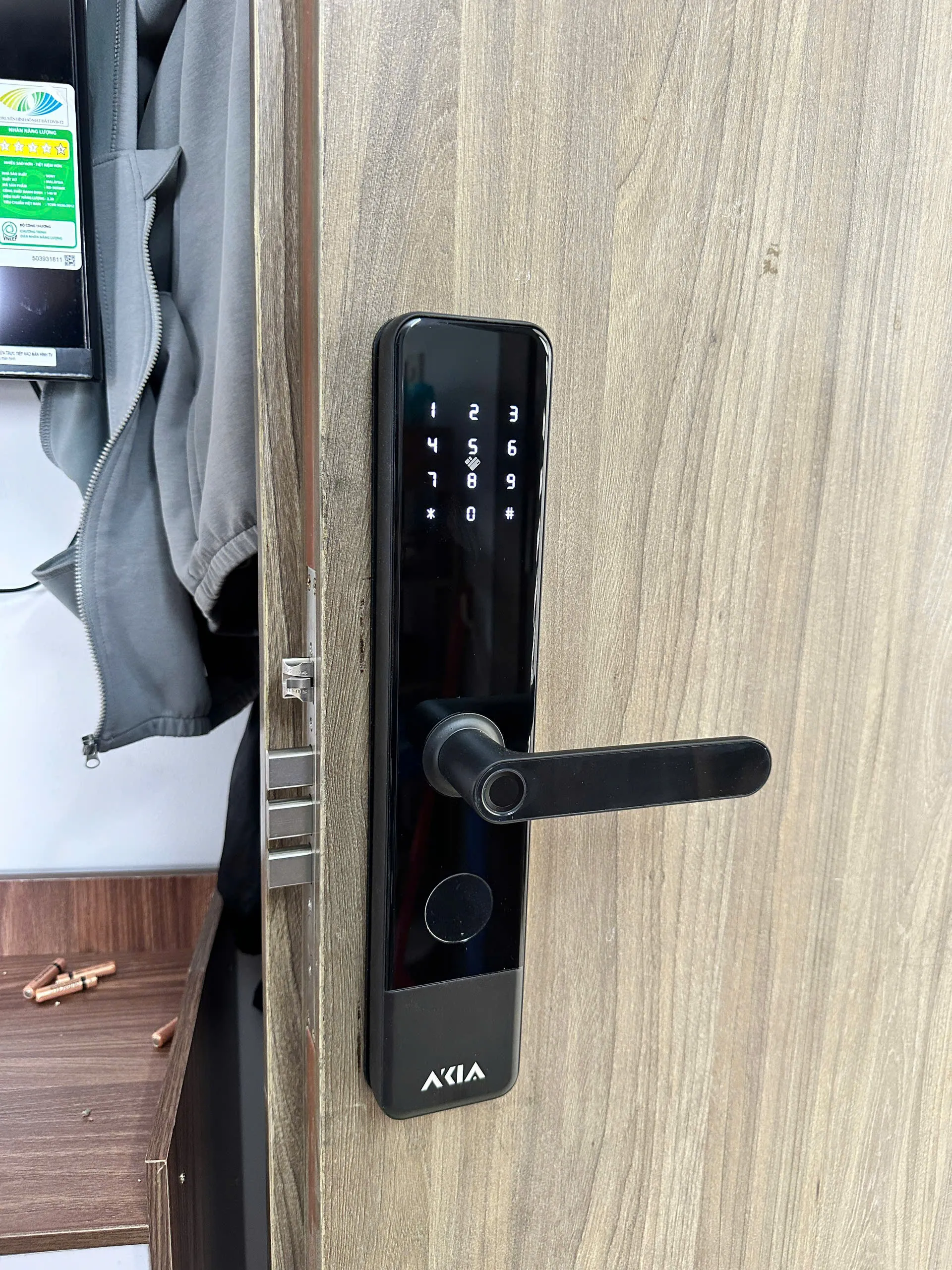 Lắp đặt khóa - AKIA Smart Home