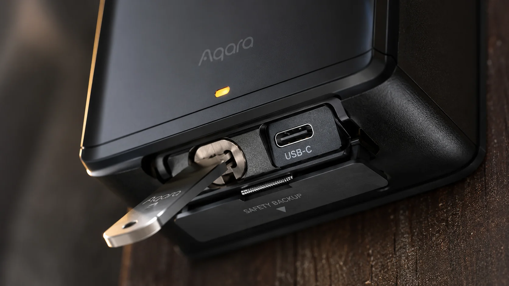 Smart Lock Là Gì? Hướng Dẫn Chọn Khóa Thông Minh Mới Nhất 7 Ổ Khóa Cơ Phụ Và Cổng Sạc Khẩn Cấp Usb-C Ẩn Dưới Đáy Khóa Thông Minh Aqara
